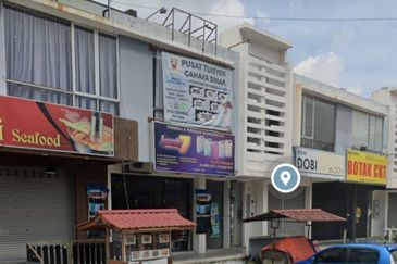 2sty Shop Kinrara Uptown, Seri kembangan