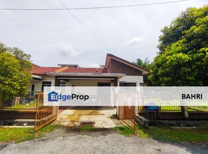 END LOT SEMI-D SINGLE STOREY TAMAN INDAH PUTERI, SALAK TINGGI FOR SALE, Selangor, Sepang