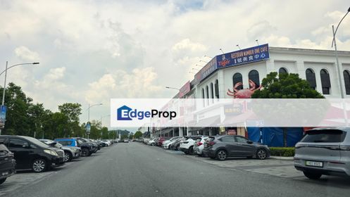 Last unit facing mainroad at Whitten eco Majestic , Selangor, Semenyih