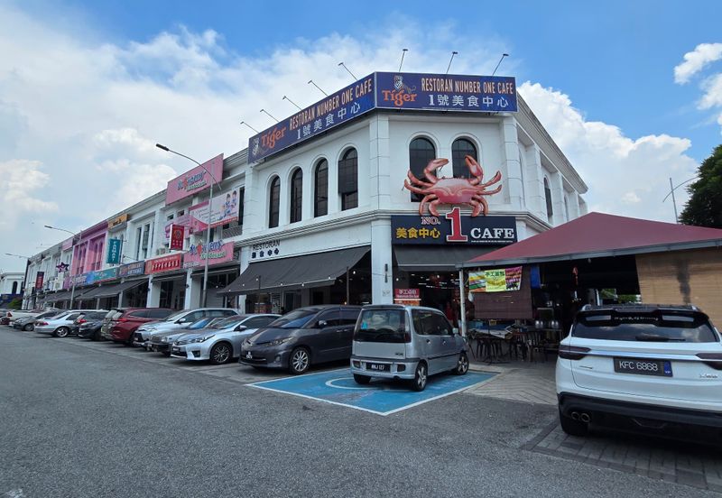 Ivoris @ Eco Majestic