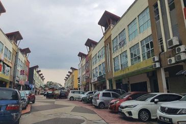 Bandar Tun Hussein Onn