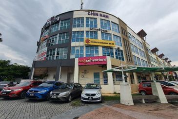 Bandar Tun Hussein Onn