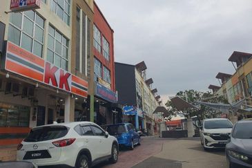 Bandar Tun Hussein Onn