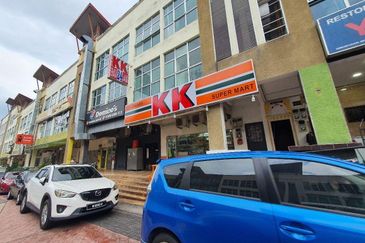 Bandar Tun Hussein Onn