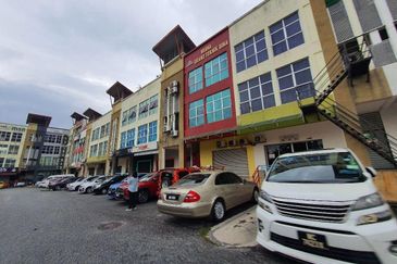 Bandar Tun Hussein Onn