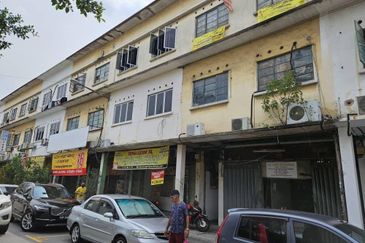 Lengkongan Brunei off pudu