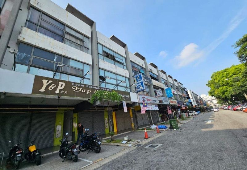 The Trillium @Lake Fields