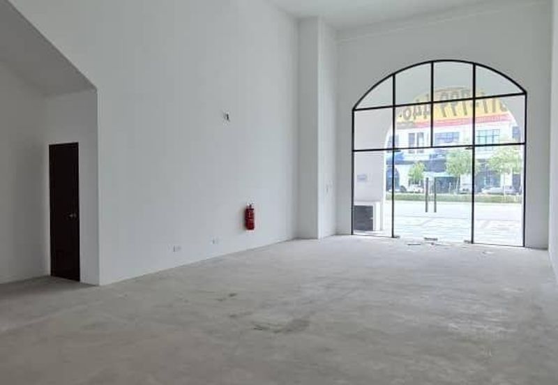 Whitten @ Eco Majestic