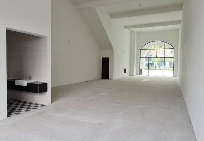 Whitten @ Eco Majestic