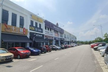 Whitten @ Eco Majestic