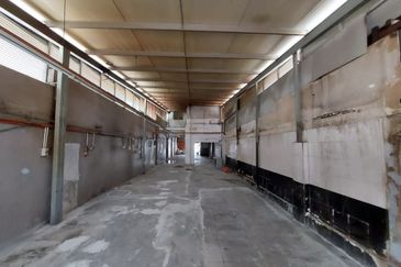 Jalan Pudu facing mainroad 