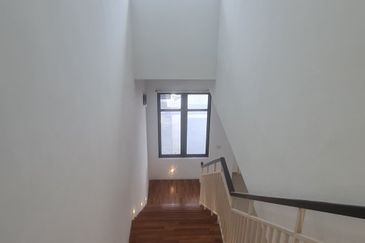 Cradleton @ Eco Majestic