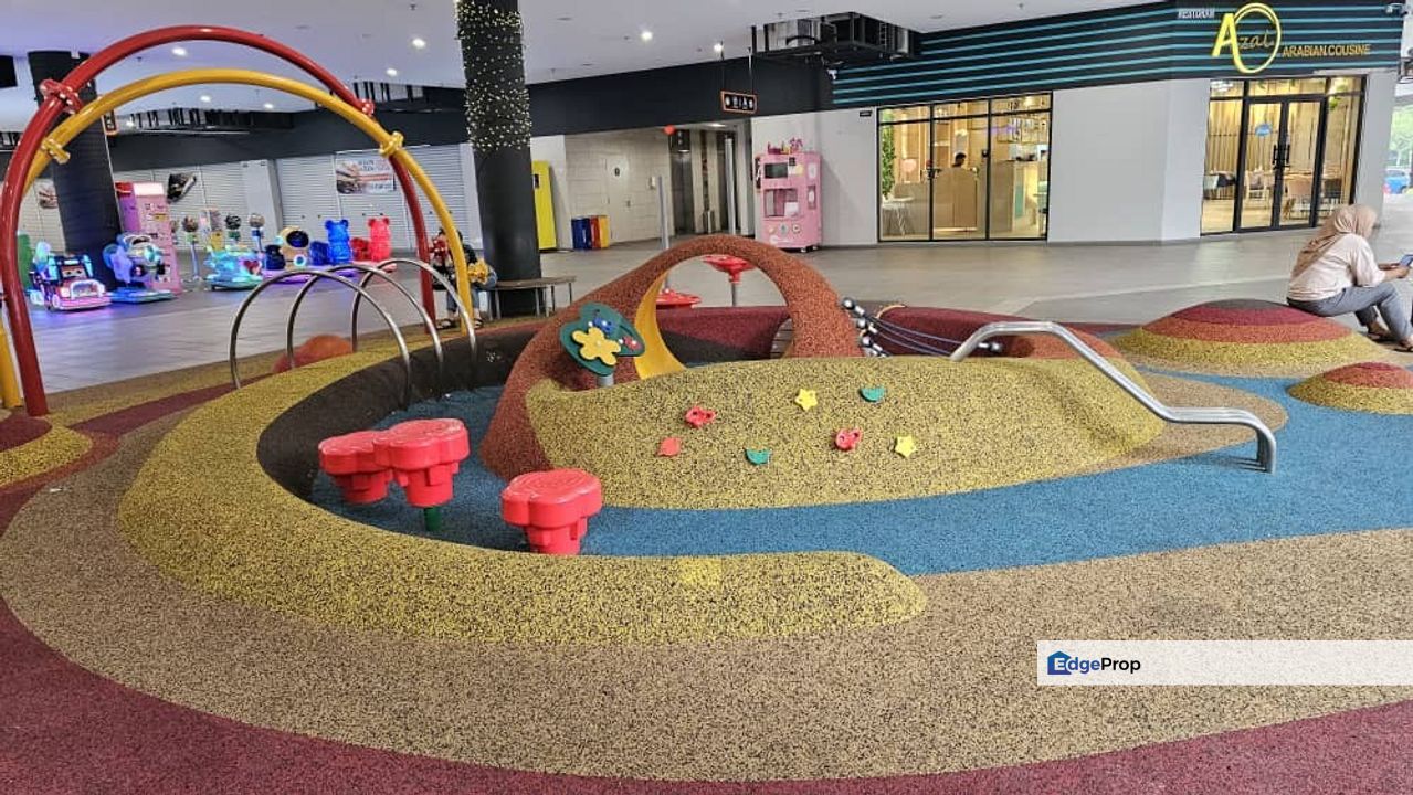 Retail space at Ecohill Walk s, Selangor, Semenyih