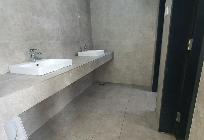 Ivoris @ Eco Majestic