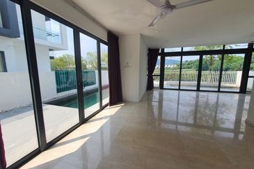 The Grove @ Lake Fields