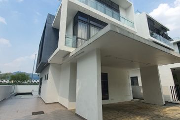 The Grove @ Lake Fields