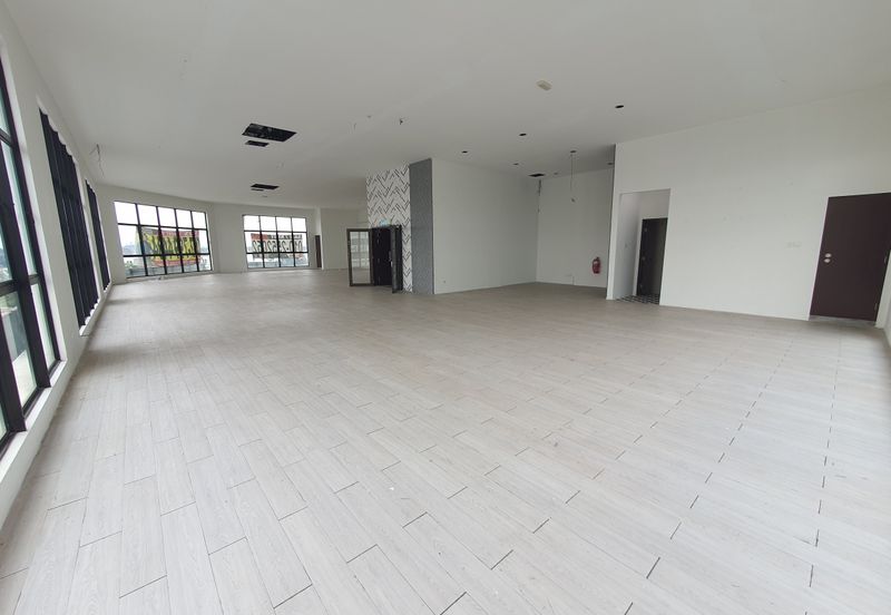 Ivoris @ Eco Majestic