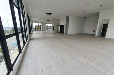 Ivoris @ Eco Majestic