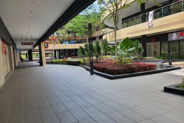 Ecohill Walk Mall, Setia Ecohill