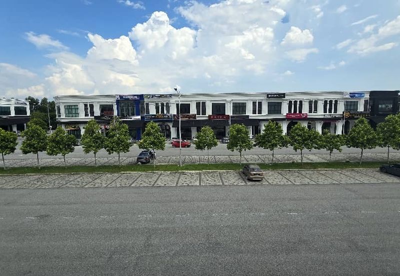 Ivoris @ Eco Majestic