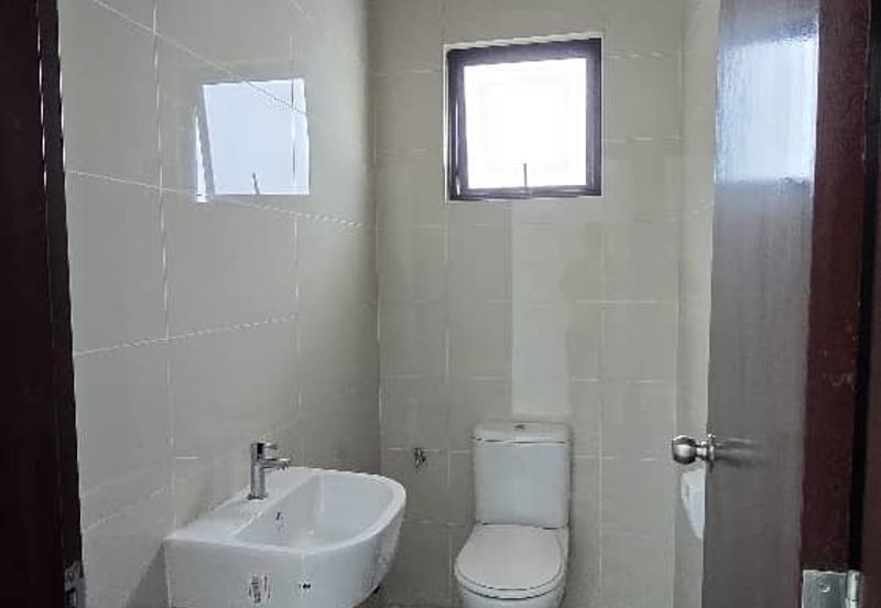 Ivoris @ Eco Majestic