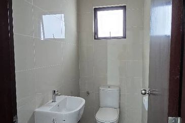 Ivoris @ Eco Majestic