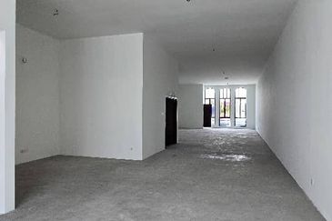 Ivoris @ Eco Majestic