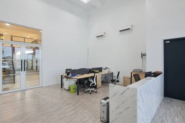 Ivoris @ Eco Majestic