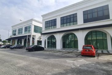 Ivoris @ Eco Majestic