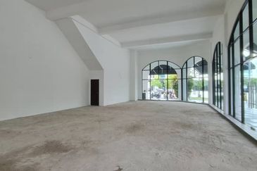 Ivoris @ Eco Majestic