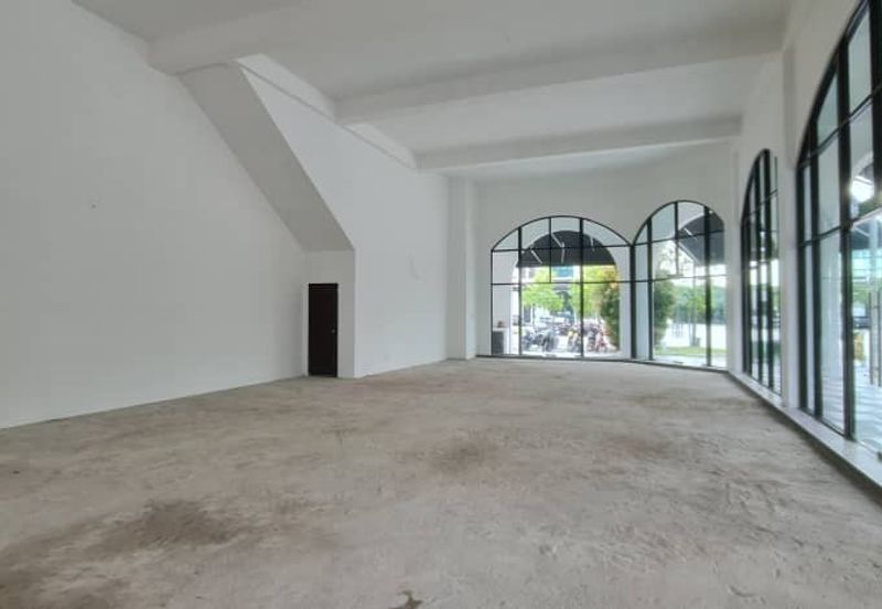 Ivoris @ Eco Majestic