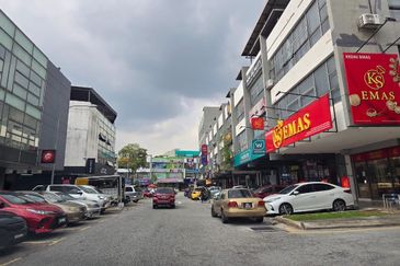 The Trillium @Lake Fields