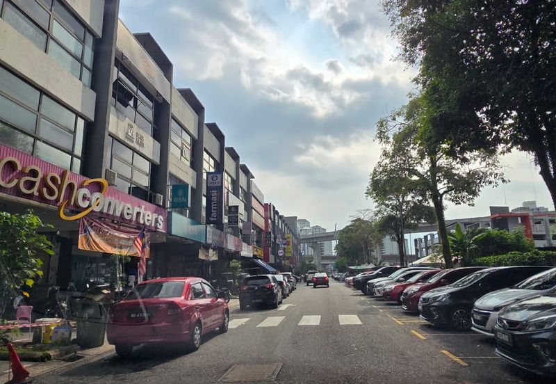 The Trillium @Lake Fields