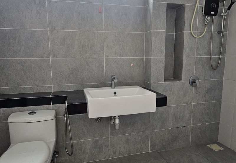 Cradleton @ Eco Majestic