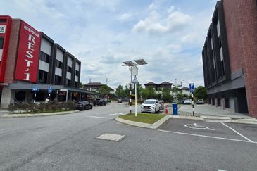 Baris Place @ Setia Mayuri