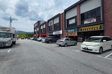 Baris Place @ Setia Mayuri