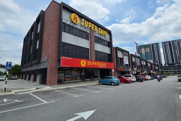 Baris Place @ Setia Mayuri