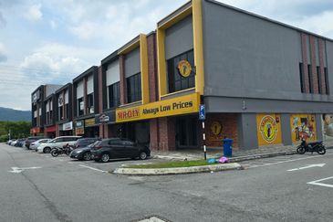 Baris Place @ Setia Mayuri