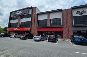 Baris Place @ Setia Mayuri