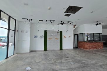 Ivoris @ Eco Majestic