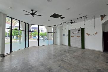 Ivoris @ Eco Majestic