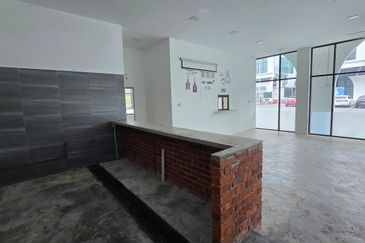 Ivoris @ Eco Majestic