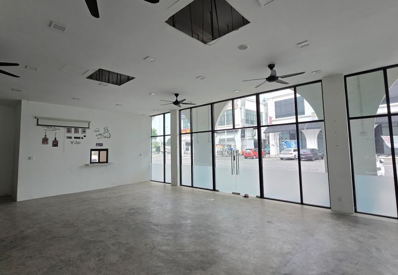 Ivoris @ Eco Majestic