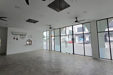 Ivoris @ Eco Majestic