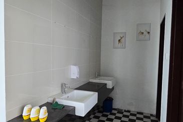 Ivoris @ Eco Majestic