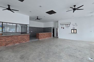 Ivoris @ Eco Majestic