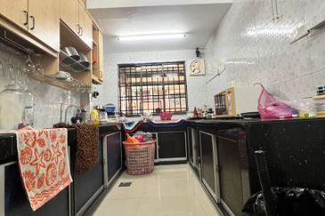 Taman Tampoi Indah II, Villa Ros