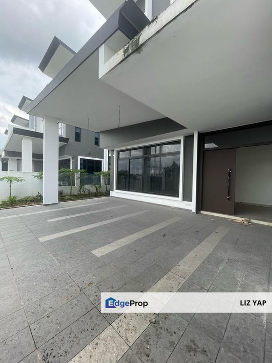 Subsale Brandnew Unit for sale Three Storey semi D, Johor, 
