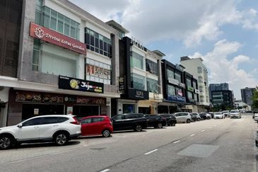 Jalan Austin Heights