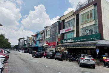 Jalan Austin Heights